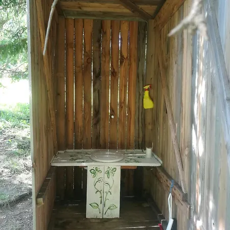 Mechovy Domecek Nad Pramenem Luxury tent Volary